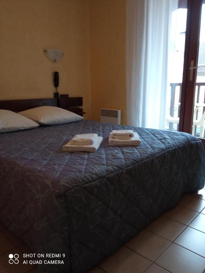 קור 07 50 Hotel 44 Du 39 22 Tilleul מראה חיצוני תמונה