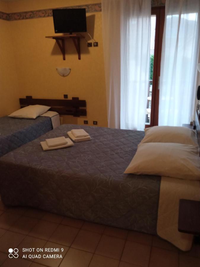 קור 07 50 Hotel 44 Du 39 22 Tilleul מראה חיצוני תמונה