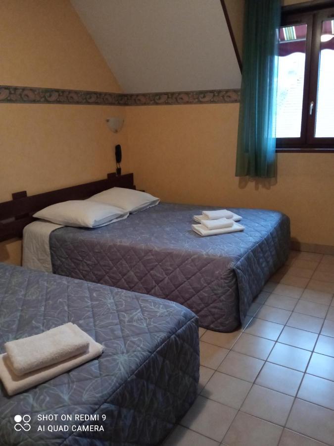 קור 07 50 Hotel 44 Du 39 22 Tilleul מראה חיצוני תמונה