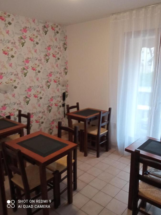 קור 07 50 Hotel 44 Du 39 22 Tilleul מראה חיצוני תמונה